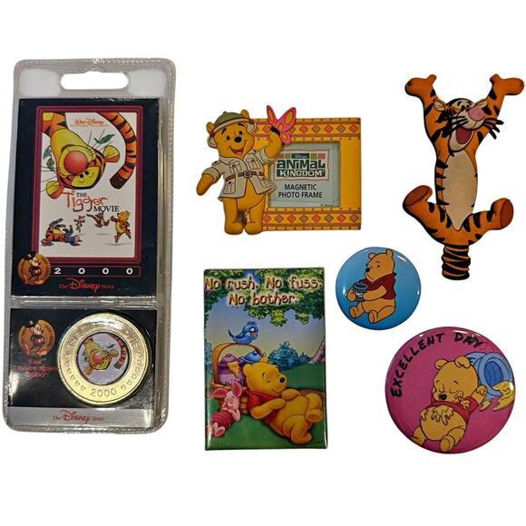 Lot Disney Winnie the Pooh Tigger Button Pinbacks Magnets Mini Frames - Picture 1 of 5